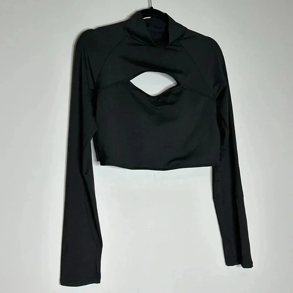 Black Cutout Top - Picture 2 of 6
